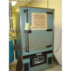 BLUE M MDL. DCW-336-B-350 OVEN