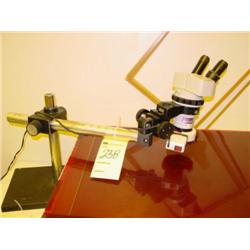 BAUSCH LOMB STEREOSCOPE .7-3X MICROSCOPE