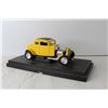 Image 4 : Die-Cast Car on Stand from American Graffiti