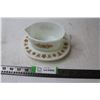Image 1 : Pyrex Gravy Boat and Saucer