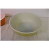 Image 7 : (3) Pyrex Mixing Bowls Brown, Harvest, Yellow, 3 Sizes (401,402,404)