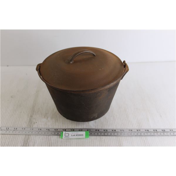 #7 Footed Cast Iron Pot with Handles and Lid - 9" Diameter, 7" Tall