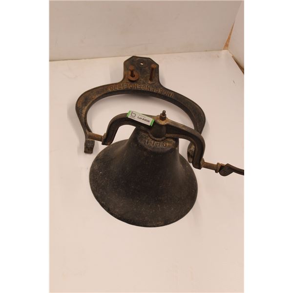 * Independence Cast Iron Bell with Bracket and Clanger