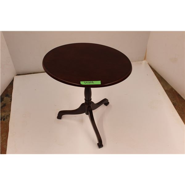 * Oval-Top Table with Folding Top - 22" High