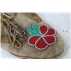 Image 2 : Vintage Indigenous Beaded Lined Leather Shoes