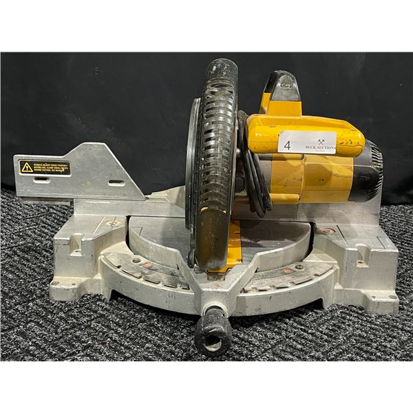 DeWalt 10 inch Compund Miter Saw DW703