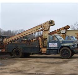 1981 Ford F 800 Truck w/ crane