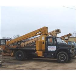 1986 International 1700 Boom Truck