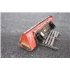 Image 2 : Kubota L2283 6' material bucket with Frey QT plate