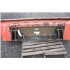 Image 5 : Kubota L2283 6' material bucket with Frey QT plate