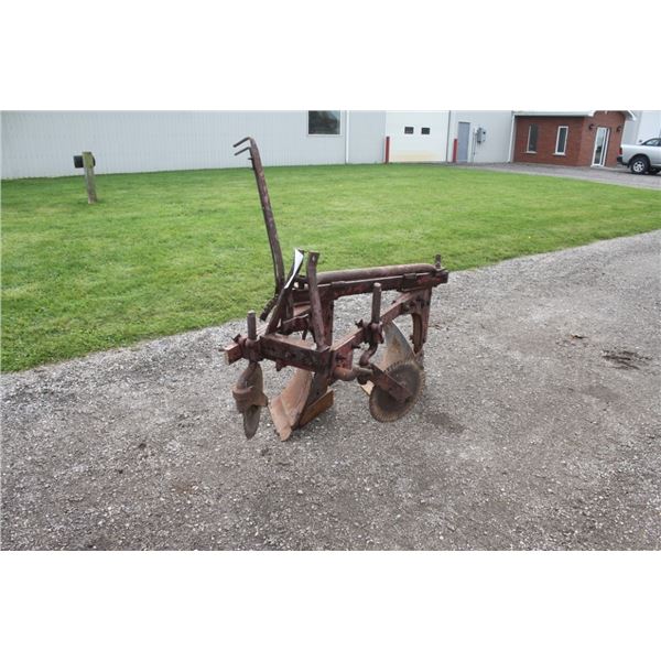 Int 2 furrow plow, 3pth