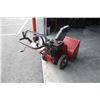 Image 7 : MasterCraft 27" walkbehind snowblower, gas, electric start, tire chains