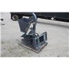 Image 4 : Unknown 4" wood chipper, universal skidsteer QT, hydraulic drive