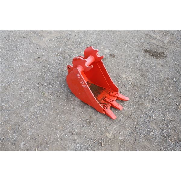 Kubota 12" tooth bucket, BT1971
