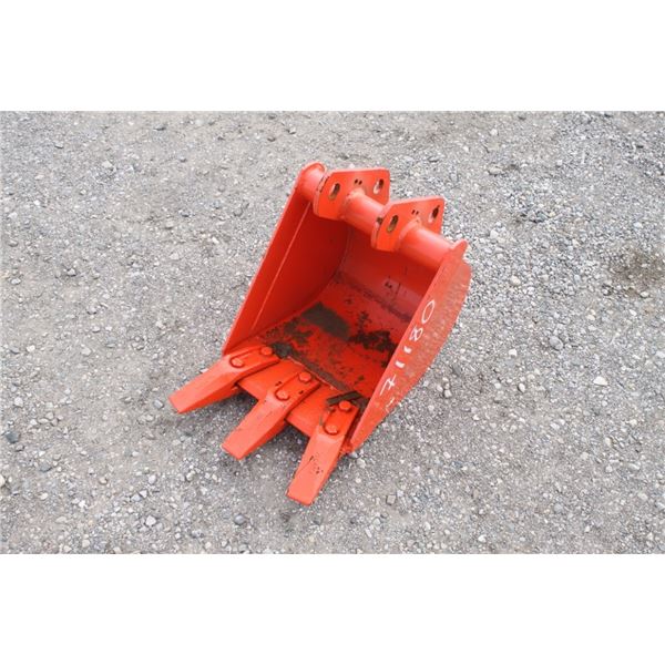 Kubota 12" tooth bucket, pin on, BT2931A