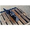 Image 5 : Kubota hydraulic QT bracket to fit Kubota R320 industrial loader, (AK8649)