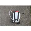 Image 2 : Unknown back pack sprayer