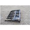 Image 2 : Unknown pallet fork back, less forks, skidsteer QT