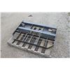 Image 3 : Unknown pallet fork back, less forks, skidsteer QT