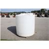 Image 2 : Unknown 600 gallon poly tank, verticle
