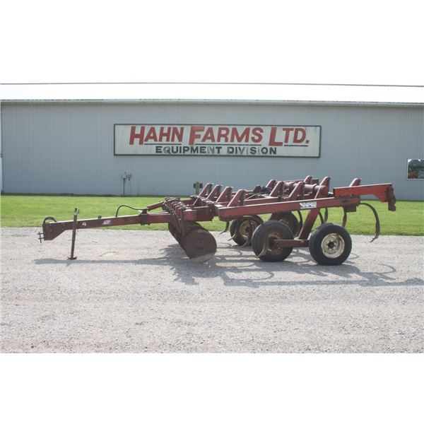 White 435, 10 shank, walking tandem soil saver