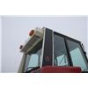 Image 14 : Int 986 2wd tractor, cab, air, 18.4x38, 2 remotes, 4808 hours, 1981 model, local estate