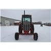 Image 3 : Int 986 2wd tractor, cab, air, 18.4x38, 2 remotes, 4808 hours, 1981 model, local estate