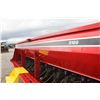 Image 10 : Int 5100 21 run seed drill, double disc, grass box, one owner, nice