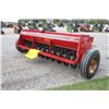 Image 5 : Int 5100 21 run seed drill, double disc, grass box, one owner, nice