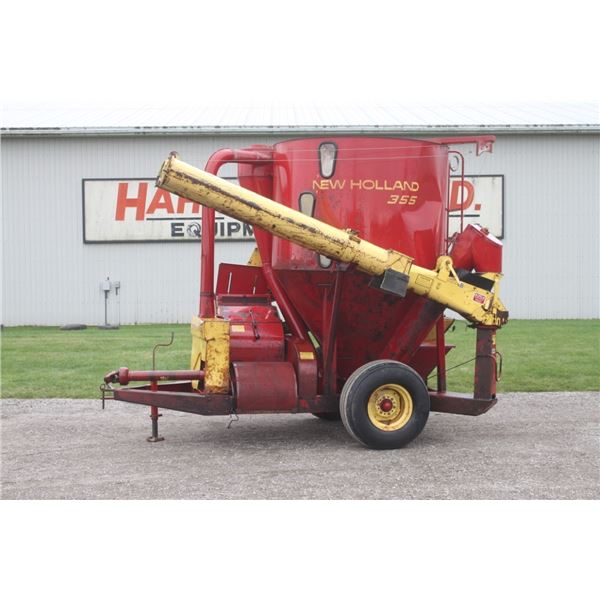 New Holland 355 mixmill, loading and discharge augers, extra screens, well maintained