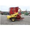 Image 5 : New Holland 355 mixmill, loading and discharge augers, extra screens, well maintained