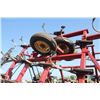 Image 13 : Int 4600 28' cultivator, Buhler 3 bar coil harrow, rear hitch with hydraulics, one owner