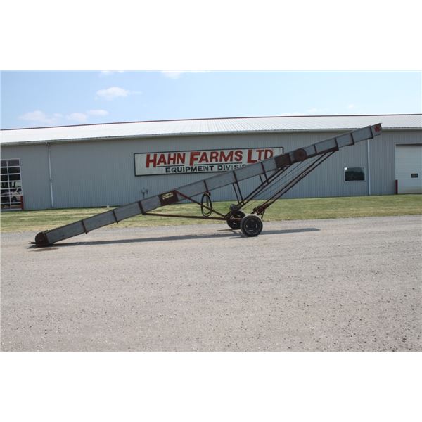 Smoker 38' hay elevator on transport, electric motor
