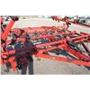 Image 7 : Int 4500 17 ' hydraulic folding cultivator, 3 bar coil harrow, one owner, local trade