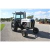 Image 4 : White 2-105 2wd tractor, cab, 18.4x38, over/under/direct, 2 remotes, 4878 hours