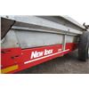 Image 10 : New Idea 3726 single axle manure spreader, hydraulic end gate, top beater