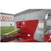 Image 11 : New Idea 3726 single axle manure spreader, hydraulic end gate, top beater