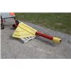 Image 10 : Farm King 2-stage grain cleaner, 110V electric motor, 11' intake auger, poly hopper