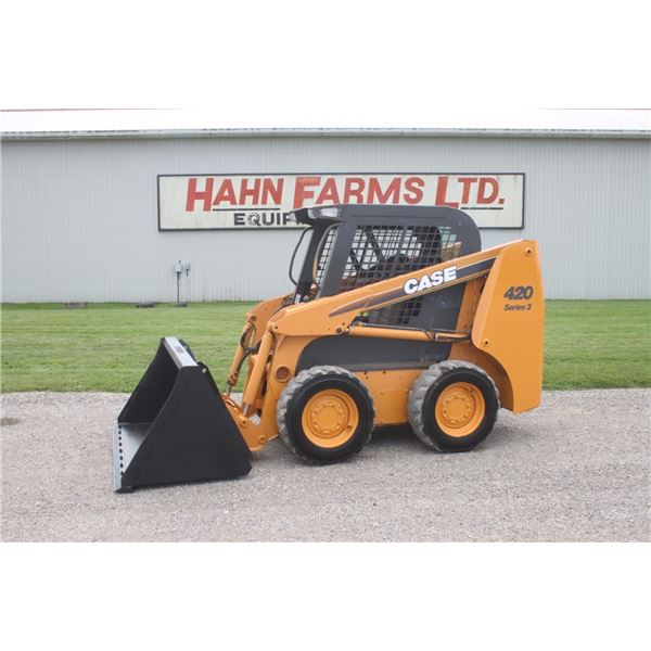 Case 420 Series III skidsteer, 2-speed, rops, hand controls, aux hyd, 6' bucket, 1012 hours showing