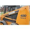 Image 9 : Case 420 Series III skidsteer, 2-speed, rops, hand controls, aux hyd, 6' bucket, 1012 hours showing