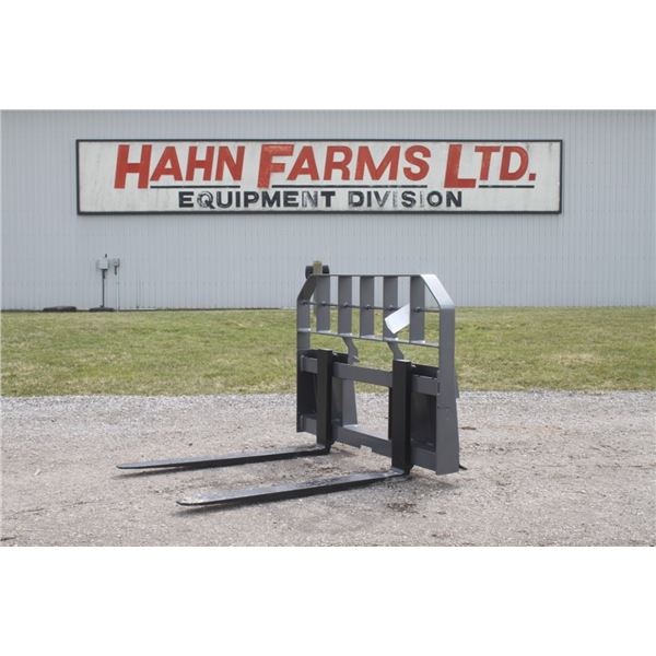 Challenger 3700 lbs standard pallet fork, 42" tines, universal skidsteer QT