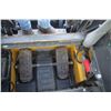 Image 16 : New Holland L218 skidsteer, rops, 2 Speed, aux hyd, 12-16.5, 72" bucket, 3152 hours, 2018 model