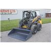 Image 2 : New Holland L218 skidsteer, rops, 2 Speed, aux hyd, 12-16.5, 72" bucket, 3152 hours, 2018 model