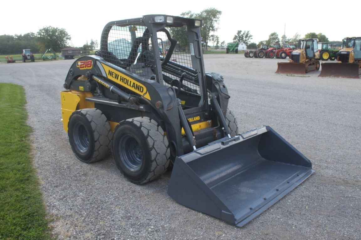 New Holland L218 skidsteer, rops, 2 Speed, aux hyd, 12-16.5, 72