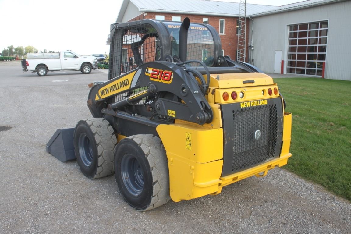 New Holland L218 skidsteer, rops, 2 Speed, aux hyd, 1216.5, 72" bucket