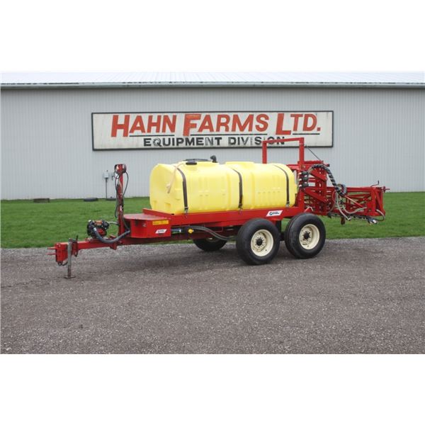 Gregson 500gal tandem axle trail sprayer, diaphragm pump, rate controller, 45' hydraulic lift