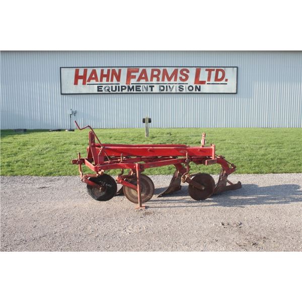 MF 345 3 furrow plow
