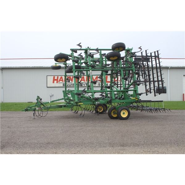 JD 2210 44.5', 5 section hydraulic folding cultivator, 5 bar spike floating harrow, knock off sweeps