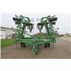 Image 3 : JD 2210 44.5', 5 section hydraulic folding cultivator, 5 bar spike floating harrow, knock off sweeps