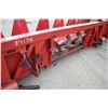Image 10 : Case/Int 2208 8 row corn head, knife rolls, hydraulic deck plates, classic hookup
